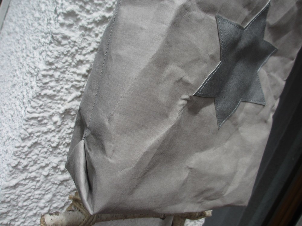 Nähanleitung für Snappap-tasche mit Origamiecken www.made-in-minga.de So sehen die Ecken dann anschließend von außen aus. Man sieht keine Naht und trotzdem ist die Ecke hochgezogen.
