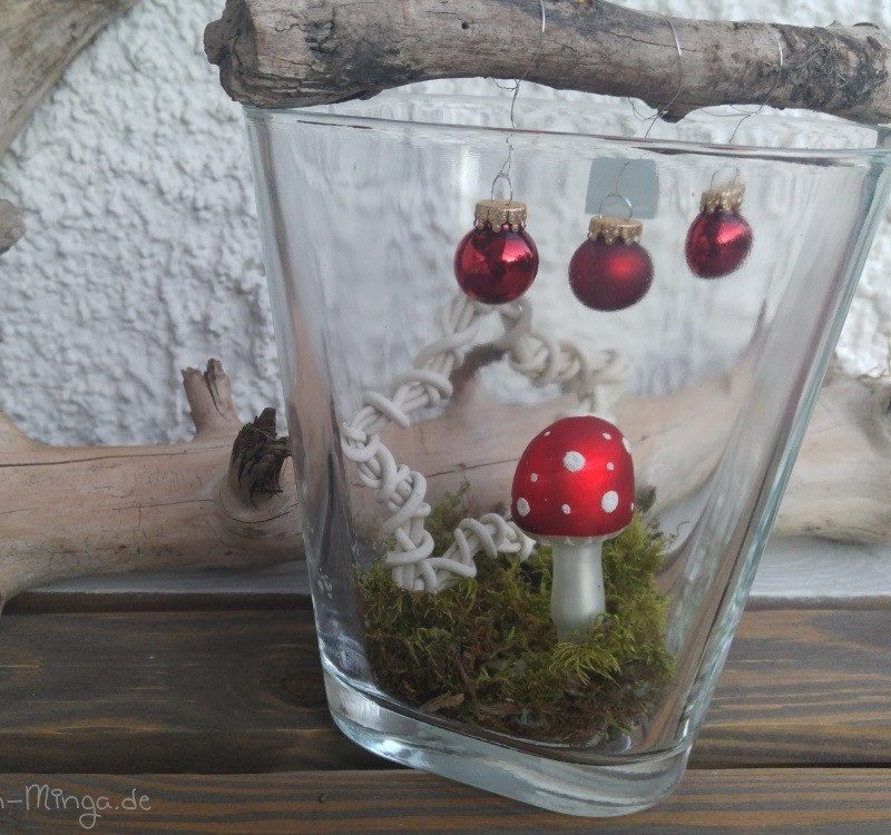 Weihnachtliche Deko in Glasvase selber basteln