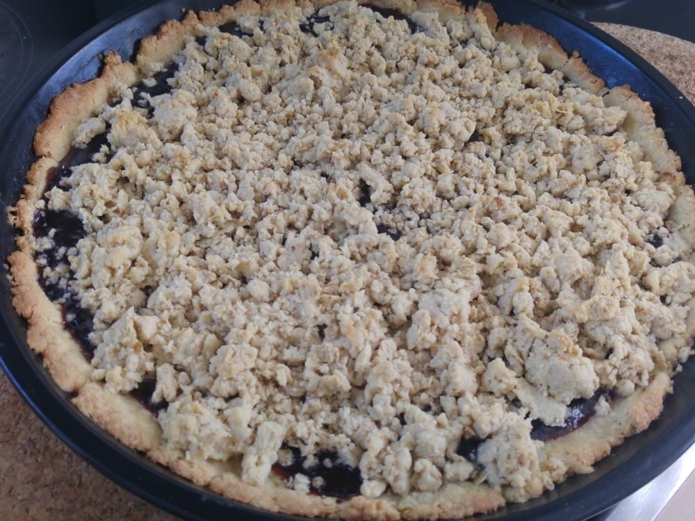 Fertig gebackener Kuchen, leicht braune Ränder und innen schön lecker