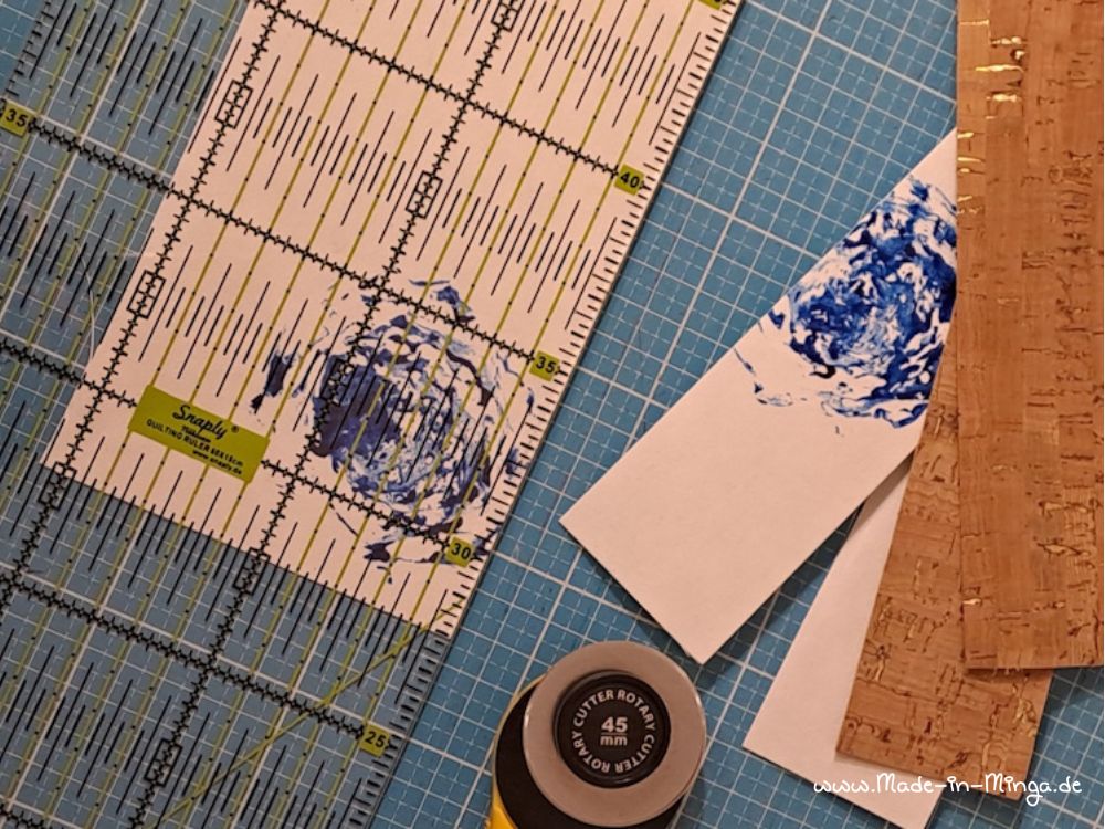 Snappap wird auf einer Schneideunterlage geschnitten