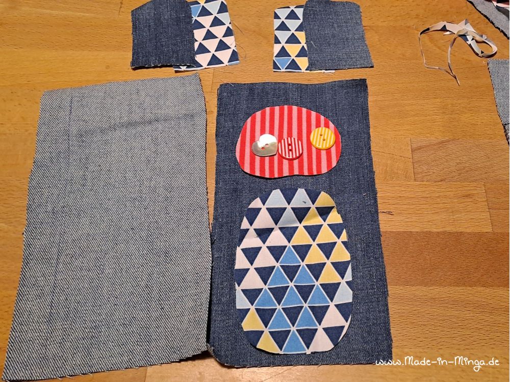 Zugeschnittene Jeans für Puppe